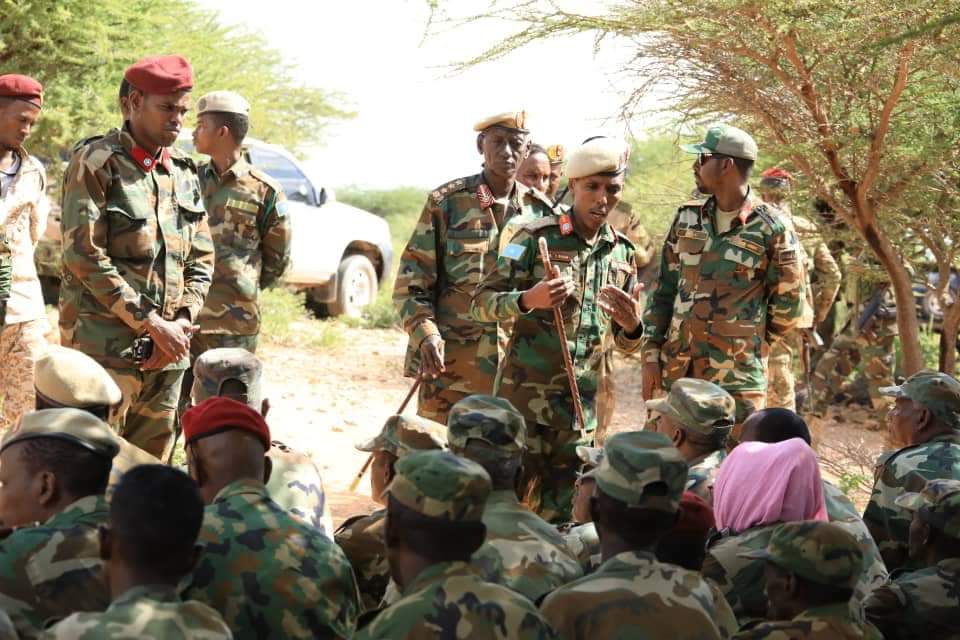 Taliyaha Ciidamada Xoogga Dalka General-Odawaa Yuusuf Raage Ayaa Maanta Soo Gaaray Magaalada Cadaado, Isagoo kormeer Kutagay Taliska Qaybta 21 Ee Ciidamada Xoogga Dalka Soomaaliya Ee Fadhigoodu Yahay Duleedka Magaalada Cadaado.
#Galmudug 
#Cadaado 
#Somalia