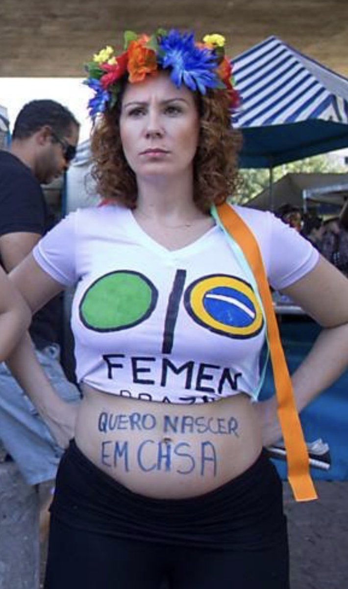 𝓛𝓮𝓲𝓽𝓮 𝓟𝓪𝓽𝓮𝓻𝓷𝓸 on Twitter: "Carla Zambelli Femen Foda-se… "
