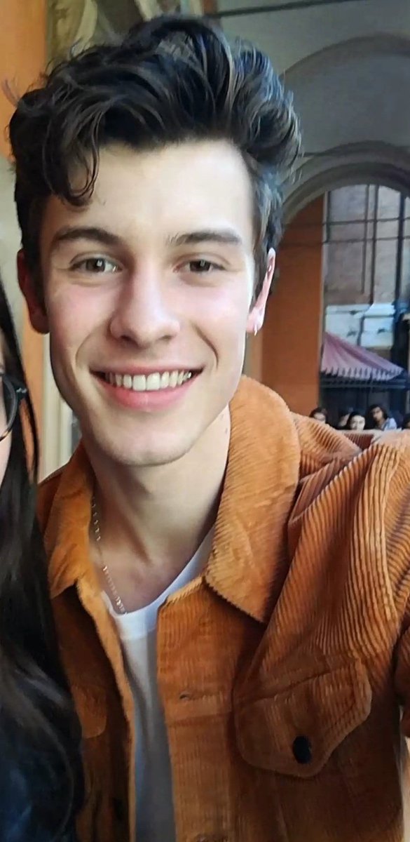 Shawn Mendes in Bologna on this specific day, a thread: