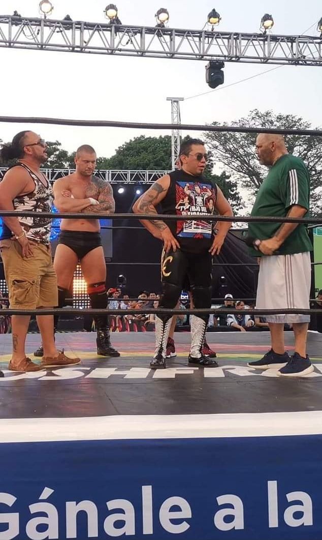 Hoy es un buen día para quedarse en casa con toda la actitud de que pronto estaremos disfrutando de la mejor lucha <a href="/luchalibreaaa/">Lucha Libre AAA Worldwide</a> ......
#puraclasemudial #luchAAAndodesdecasa