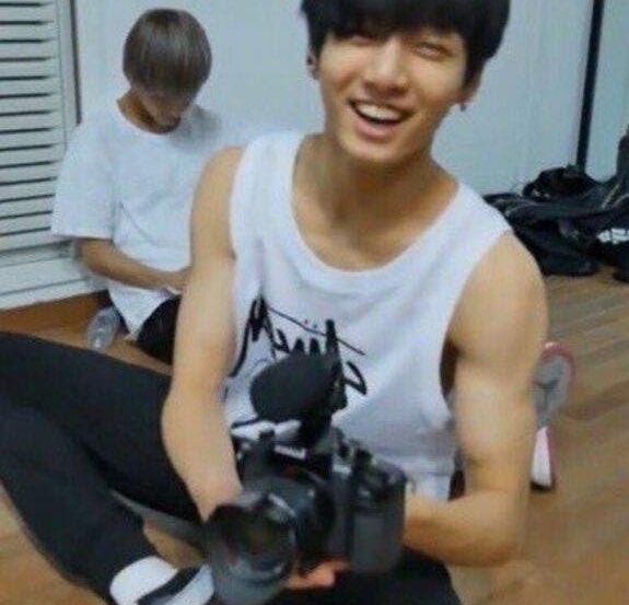 Jungkook biceps; a necessary thread