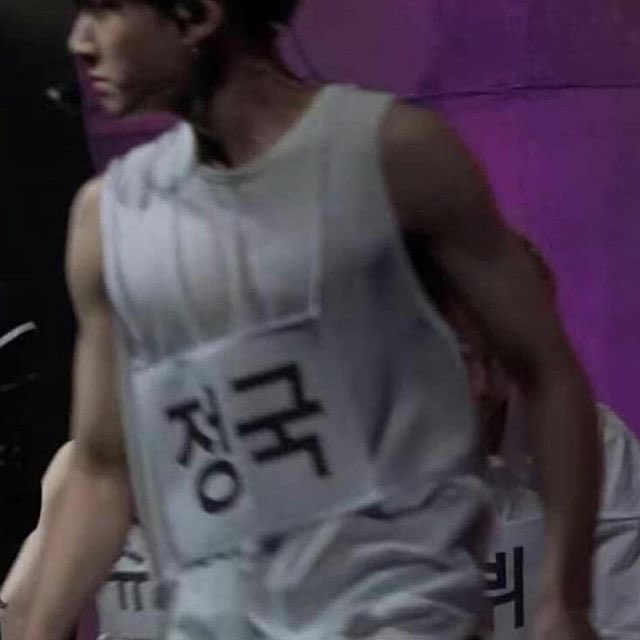 Jungkook biceps; a necessary thread