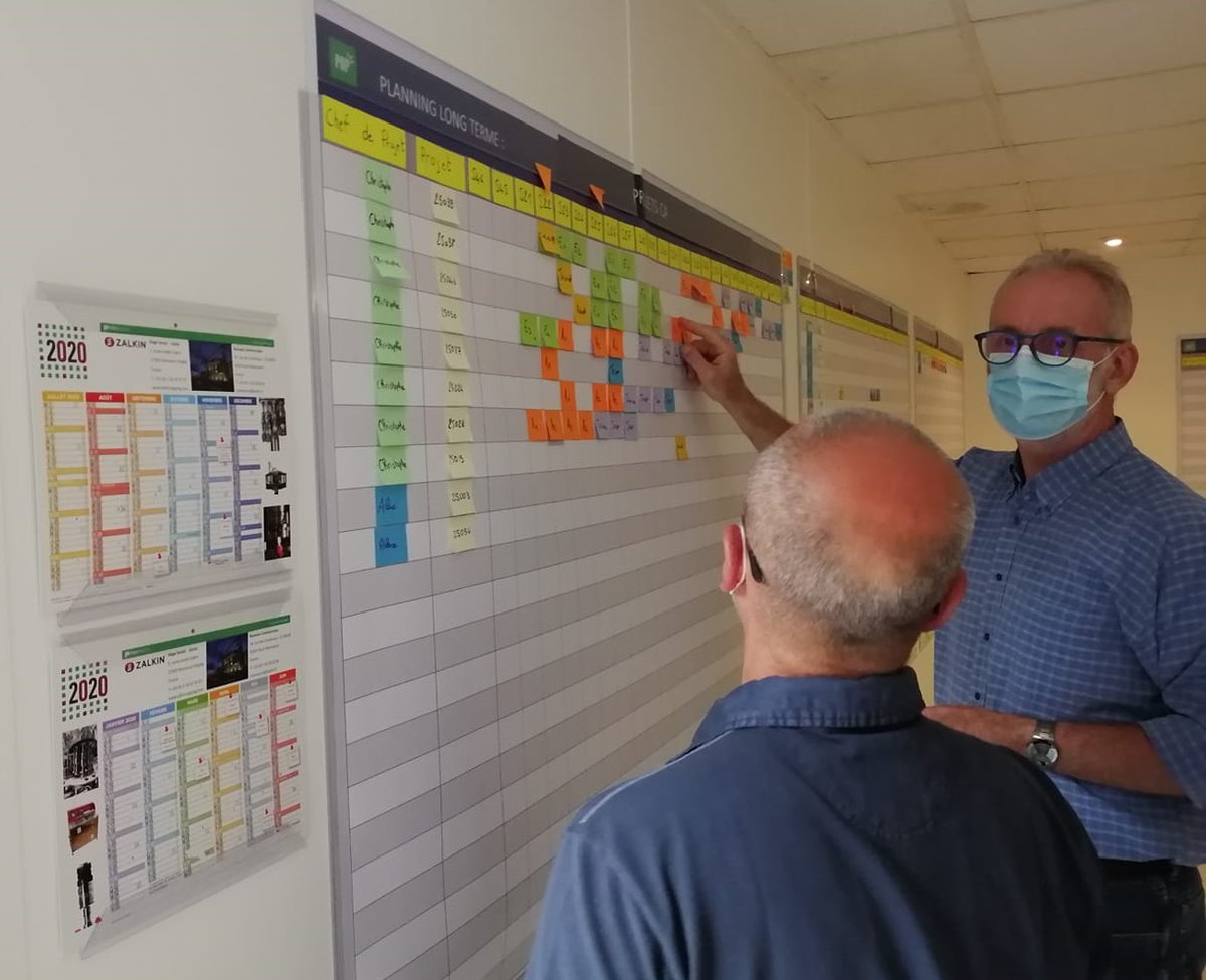 EcolePOP's tweet photo. Les projets au cœur de l’organisation chez @zalkin  * ! 
Une journée bien rythmée avec la construction de l'OBEYA multi-projets : Salle de management visuel permettant de piloter tous les projets de front, en intégrant toutes les équipes de l'entreprise.
*Machines embouteillage https://t.co/IBJqz3sugh