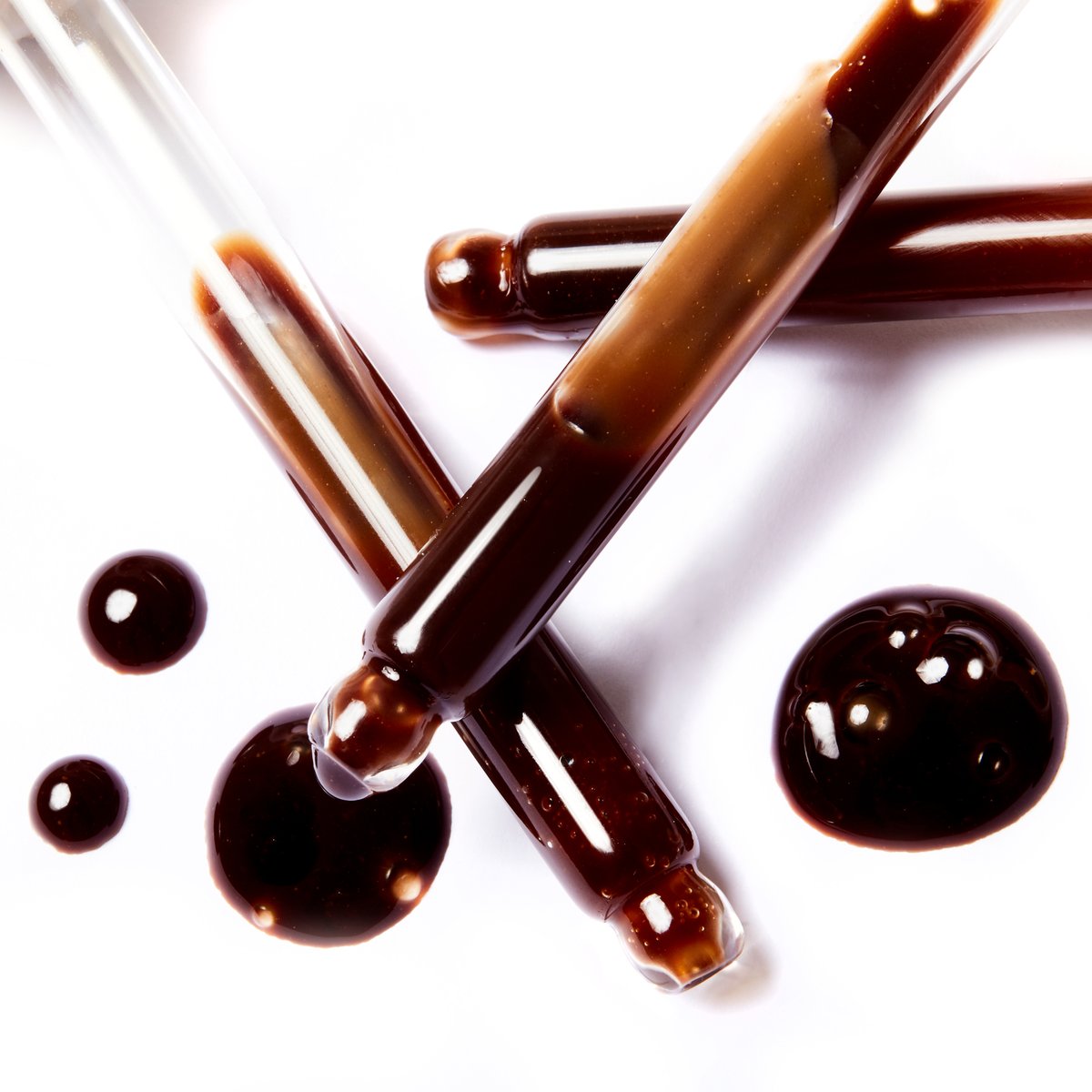 TropicSkincare's tweet image. Did you know? The DHA found in Sun Drops fal.cn/38i0E is derived from sugar beet and only penetrates the top layer of skin. DHA reacts with amino acids in the skin to form brown compounds called melanoidins, and this reaction is what creates a flawless sun-kissed look