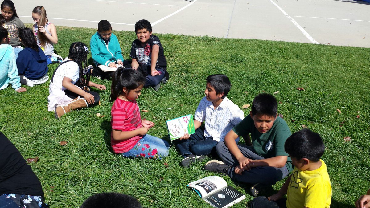 letsgoconejo's tweet photo. Mrs. Rosenberg’s
#MayMemory: One of my favorite memories every year is our "Snuggle Up & Read" tradition during Read Across America Week. It is so special to have a time where we can all come together, share stories, & soak in the nice weather as it starts warming up for spring! https://t.co/DKoKDJVmL7