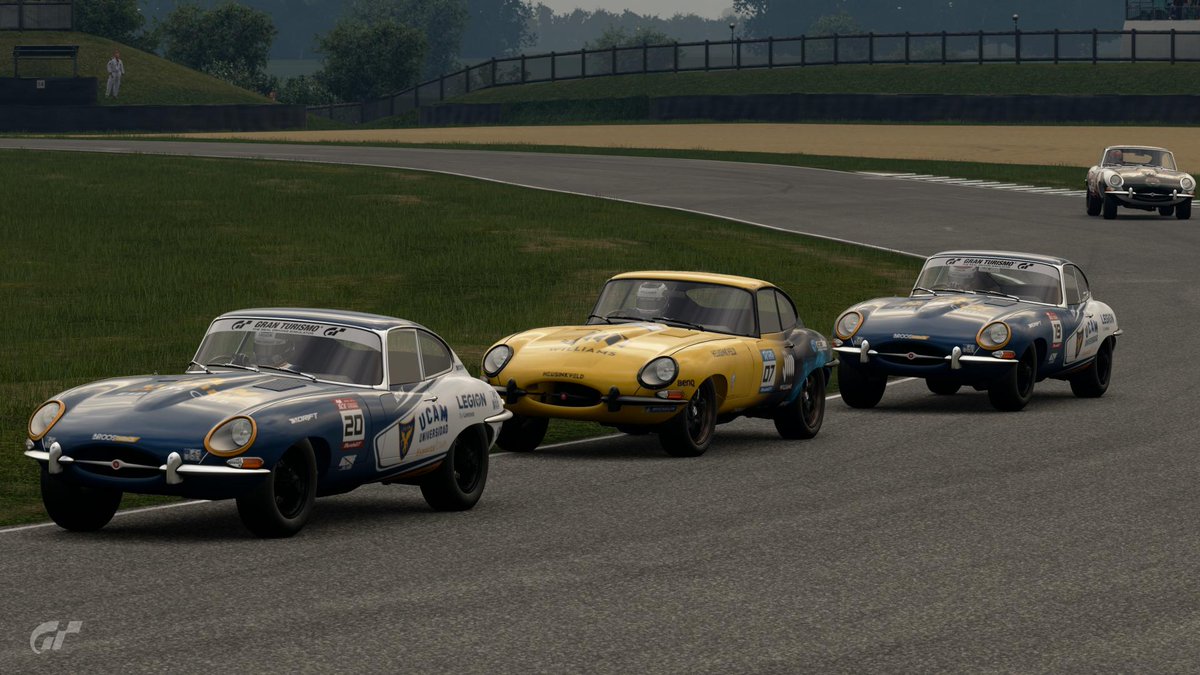 juancar_delac's tweet photo. |P3| Primer podio en la SCE de @MundoGT!!! Quiero agradecer a todo mi equipo por su confianza en mi. Y  también felicitar a mi compañero @ErikCases por ese carrerón, y a @Williams_Gio por el segundo puesto. Un placer compartir podio con ellos.
@UCAM_esports
@broosgarage
#GoUcam https://t.co/iLFxLFNOWO