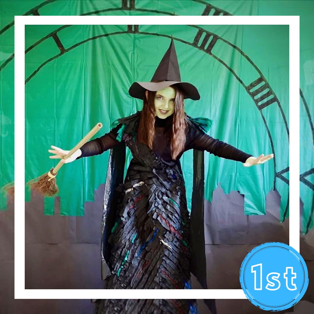 BGETheatre's tweet photo. Announcing the winners of DRESS REHEARSAL! Brianna and Aisling Smith from County Cavan who dressed up as Glinda (Brianna age 17) and Elphaba (Aisling age 10) from Wicked. #bgetdressup https://t.co/I9PtMgfRdg