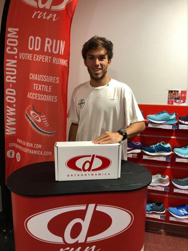 orthodynamica's tweet photo. @PierreGASLY de passage chez #Orthodynamica pour une analyse complète 
@orthodynamica au service de la #Formule1 ! 
#podologie #orthopédie #gas10 #f1 #pilote #forme https://t.co/LzrQ8UNhn4