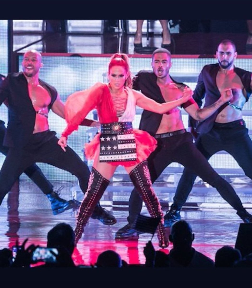 YengC_Irish04's tweet photo. -robzangardi #JLo 👑 https://t.co/bBdFqm3GYW