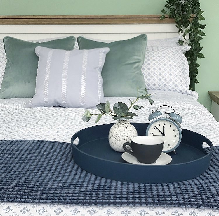 MaliniLifestyle's tweet image. We love this cosy morning Neo Mint Bedroom, what a refreshing way to wake up.  Perfect and thank you for using Malini, Sarah Louise Henley. 
*
*
*
*
*
#Neomint #Springinterior #Homedecor #Home