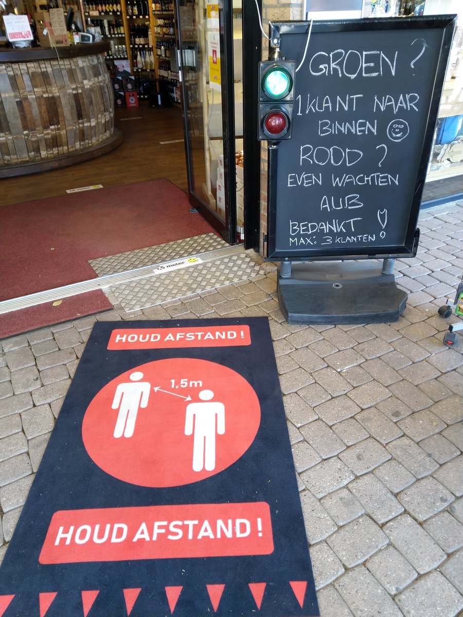 Was ik 5 weken geleden toch iets eerder mee😂😂

Amersfoortse ondernemers bedenken oplossing voor chaos in drukke winkels: het coronastoplicht ad.nl/dossier-corona…