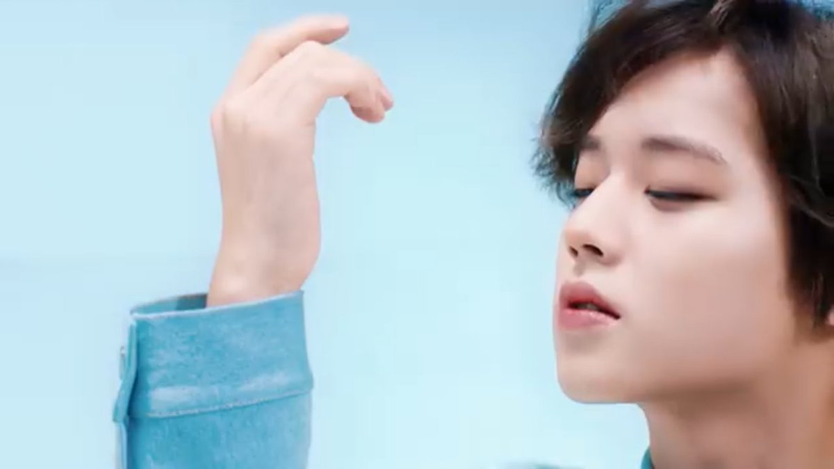 Flufflepuff1651's tweet photo. #JihoonIsBack I am so happy with this comeback!! (I know Wanna One is disbanded but I can still have a bias and bias wrecker) I always thought that since Daehwi is my bias for AB6IX then he had to be my bias for Wanna One, but this song confirms that Jihoon is still my WO bias!! https://t.co/3mggUlrxj1