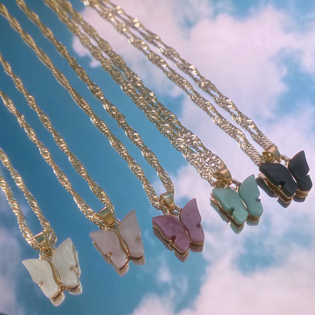 BerlinblueB's tweet photo. พร้อมส่ง💙
Butterfly necklaces 
ราคา:130บาท (ส่งฟรีลทบ)
Order via dm🦋 https://t.co/1XKg7fa79w