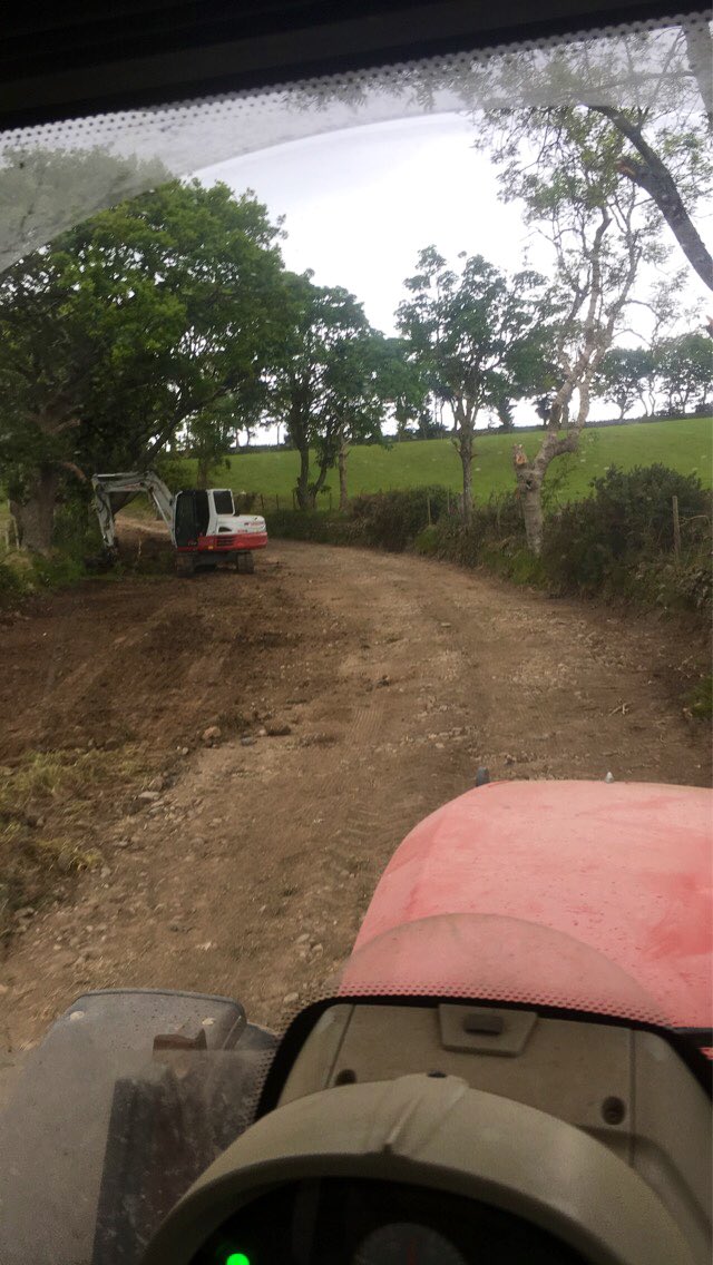 i_ifans's tweet photo. An old track being updated hopefully allowing cows access to a block of less productive ground which hopefully can be improved, bringing it into the grazing block #Grazinginfrastructure https://t.co/pLsintEkkt