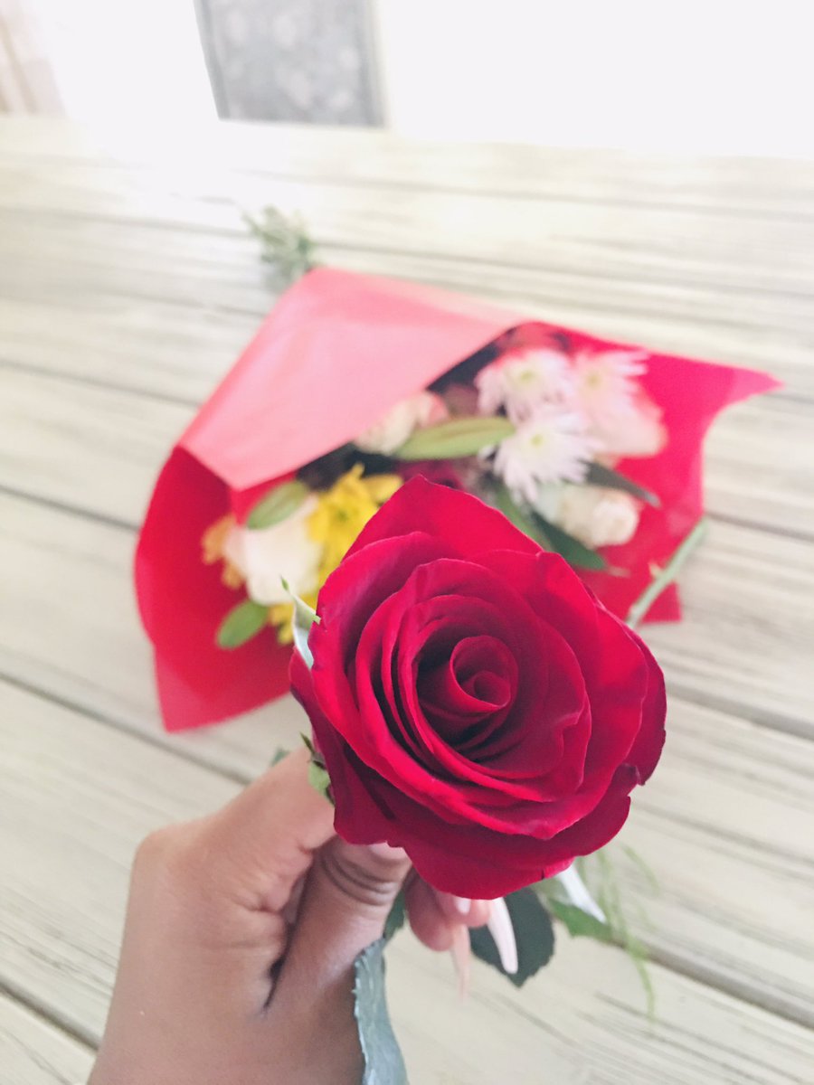 Nuks_M's tweet photo. 💐💐💐 https://t.co/zAFSIEqquq