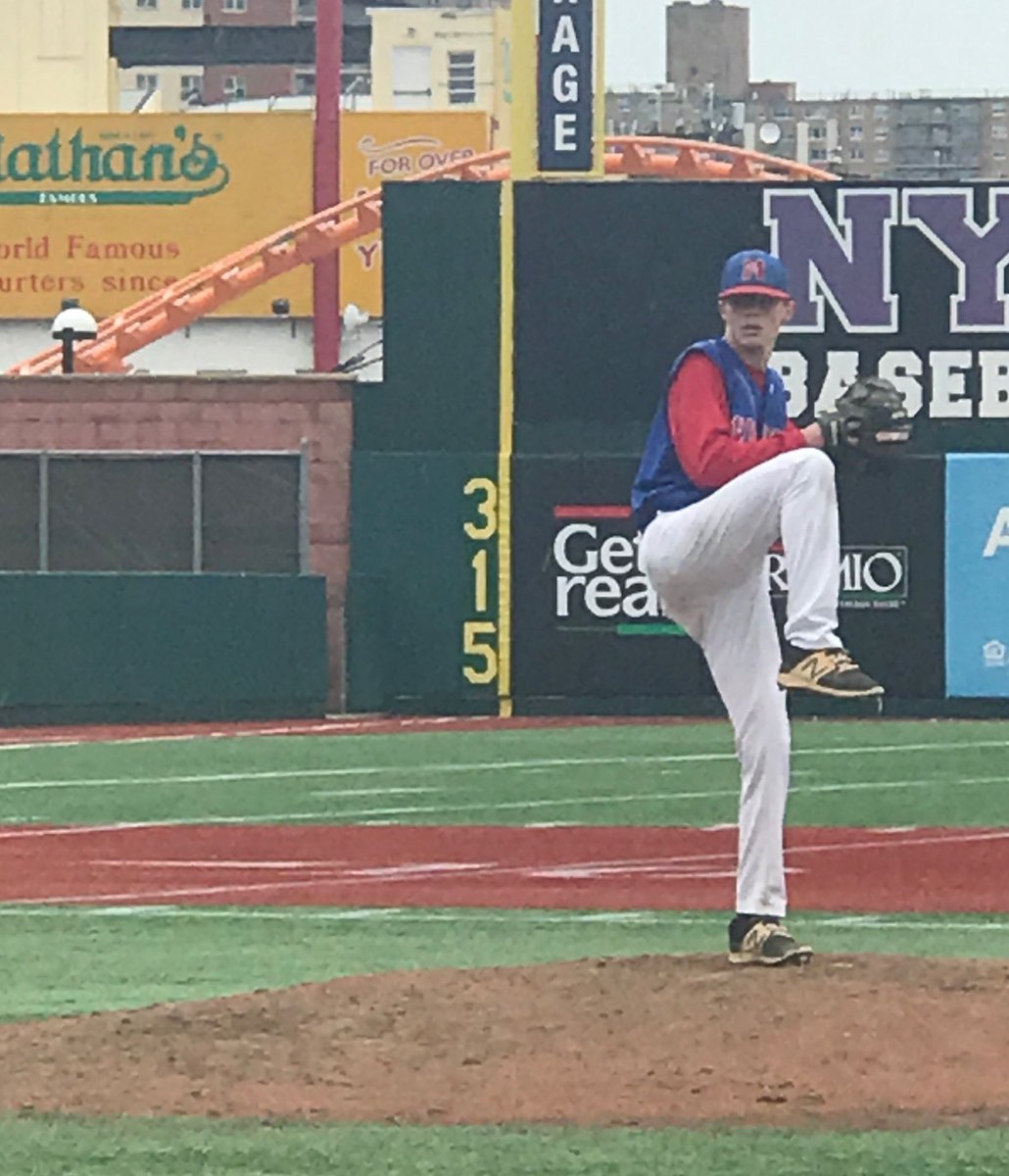 RedDragonBsbl's tweet photo. Joining us as a part of our 2020 recruiting class is LHP Michael Sadowski from Queens Metropolitan HS. Michael chose Oneonta bc of the family atmosphere he felt and to challenge himself academically while continuing his baseball career! #futurereddragons ๐ด๐โพ๏ธ๐๐ช https://t.co/nBuf6wVA6C