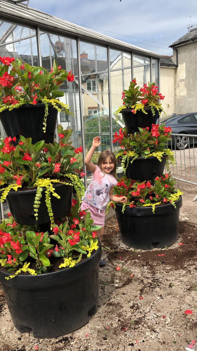 Usk in Bloom tweet media