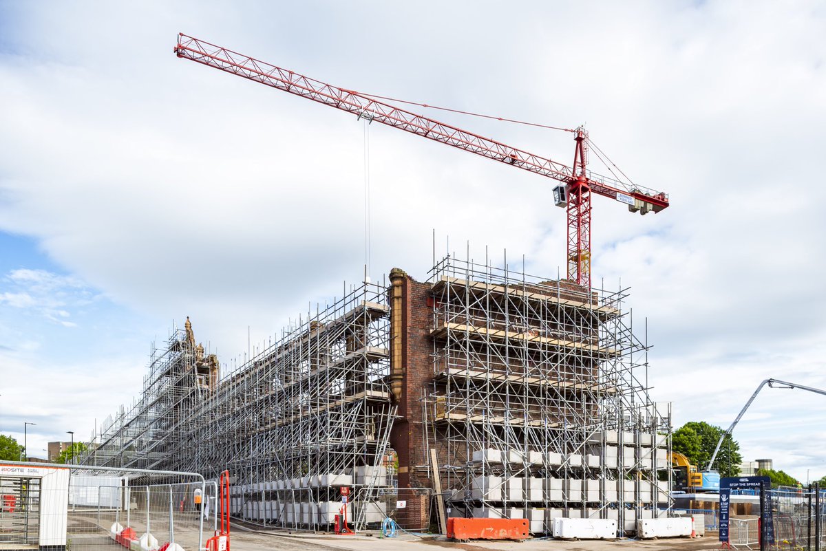 kcraneman's tweet photo. #towercranetuesday ⁦@bandkbuild⁩ ⁦@HTCWOLFFKRAN⁩ Birmingham university https://t.co/ExHPmvcCrA