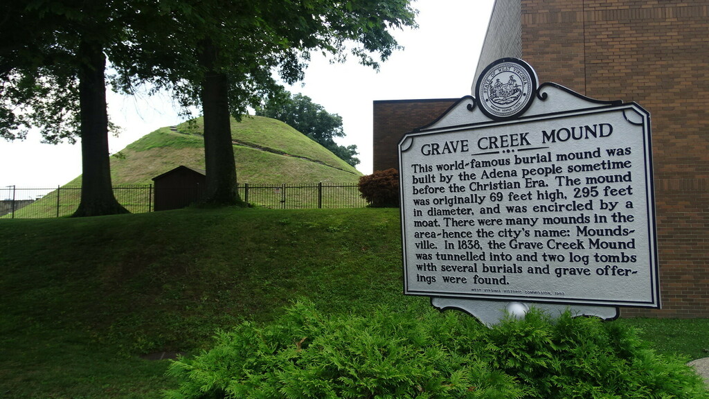 PANICdatabase's tweet photo. HAUNTED:  VISITED BY PANICd - Grave Creek Mound Historical Site For #history, #folklore, and #parnormal claims for this location: https://t.co/rnvlKxup3F #panicd #Parapeeps RT https://t.co/QcOcMli2Hh