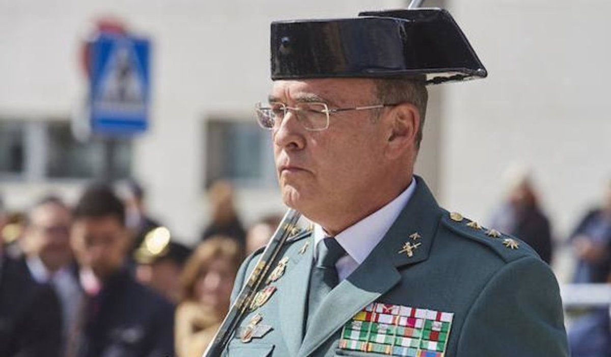 jucilnacional's tweet photo. ▪️Coronel Corbí, investigaba causas de corrupción.

▪️Coronel de los Cobos, investigaba el #8M y el #COVID.

▪️Teniete General Laurentino Ceña, DIMITE.

🔻No nos debemos a ningún Gobierno.

🔺Nos debemos a la justicia, la Constitución, el estado de derecho y la ciudadanía. https://t.co/kw1EnKkiub