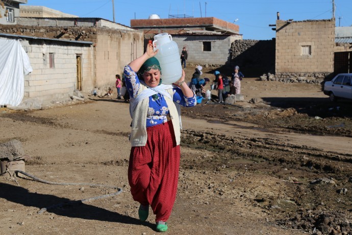 ciftcidusman's tweet photo. Bu sabah yine susuz ve elektiriksiz uyandık.
Elektiriğ kesilen köy isimlerini yazar mısınız ?
#çiftçilerindüşmanıdedaş https://t.co/071aAivQUa