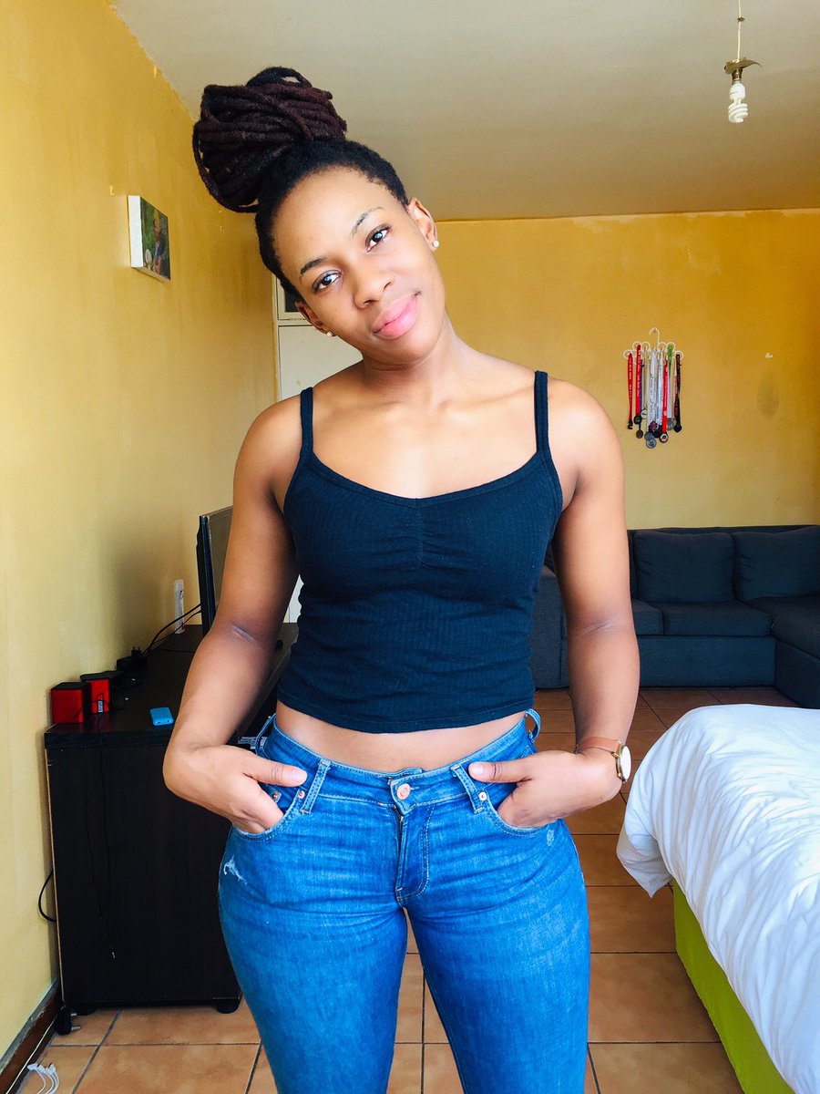 FitMasi's tweet image. We are trying to atleast maintain the Weight 🙏🏽 Homeworkouts weekdays and Runs during Weekends....and minimizing Trips to the Fridge 😊 

#FetchYourBody2020 #day60oflockdown