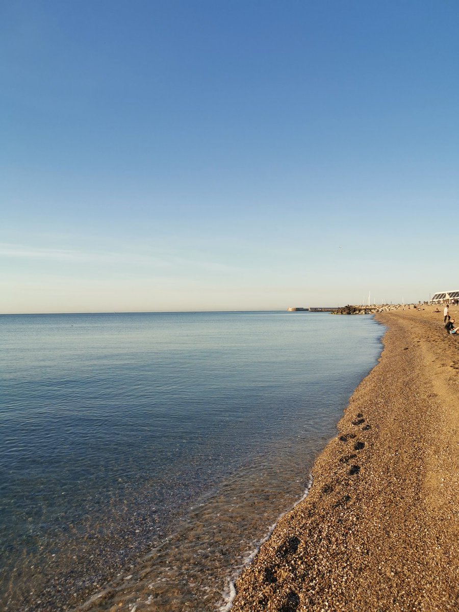 Мы исходил весь район вдоль и поперёк, дошли даже до моря.