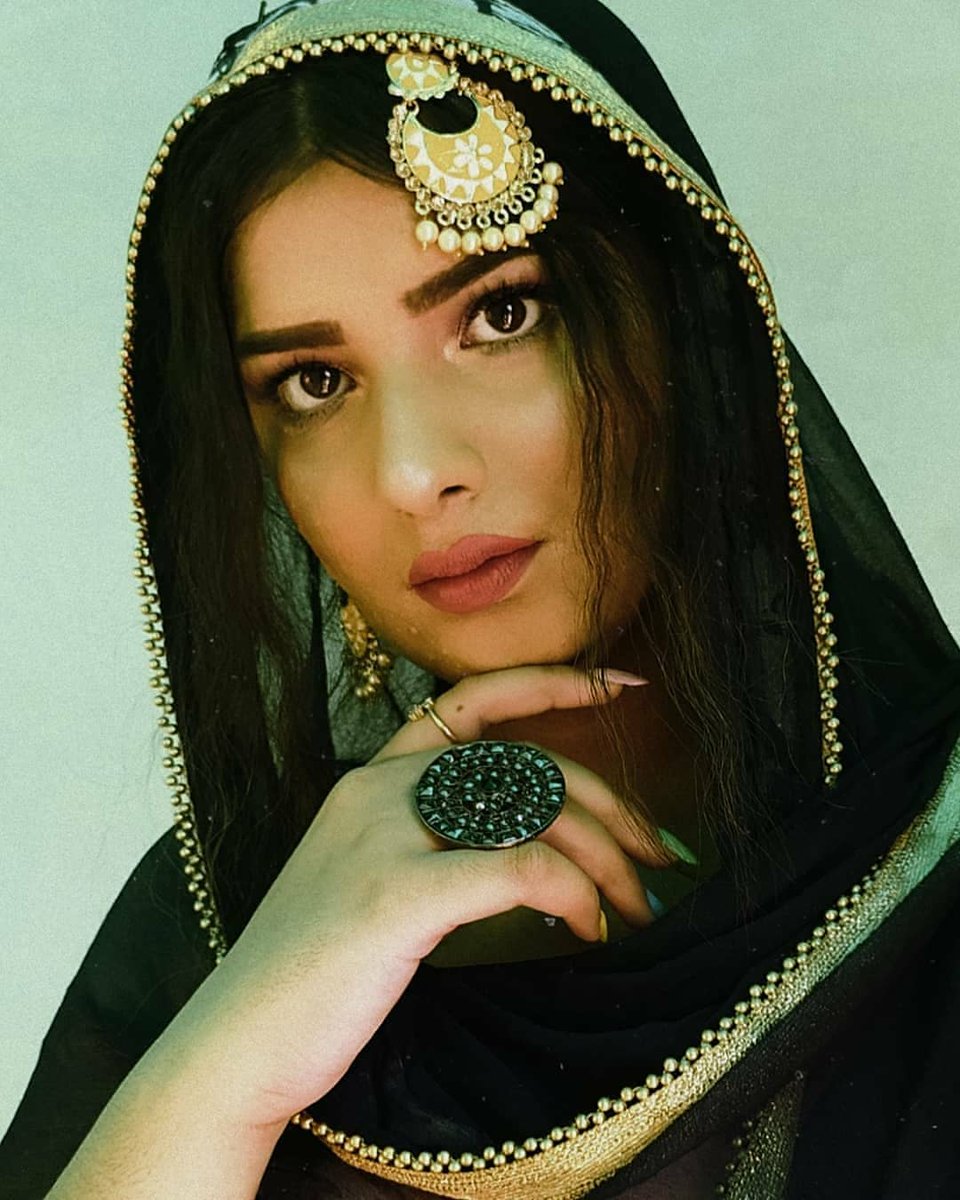 saumyasawlanii's tweet photo. Eid makeup look πβ¨ . . . .
.
.
.
#makeup #makeupartist #satisfying #anesthesia #hudabeauty #hudabeautynudepalette #undiscoveredmakeupartist #lovecolorbar #lipslovesugar #nudemakeup #sugarcosmetics #colourpopcosmetics #oriflame #instagood #eidwithsugar #indianmua https://t.co/zgQYqrN6Jj
