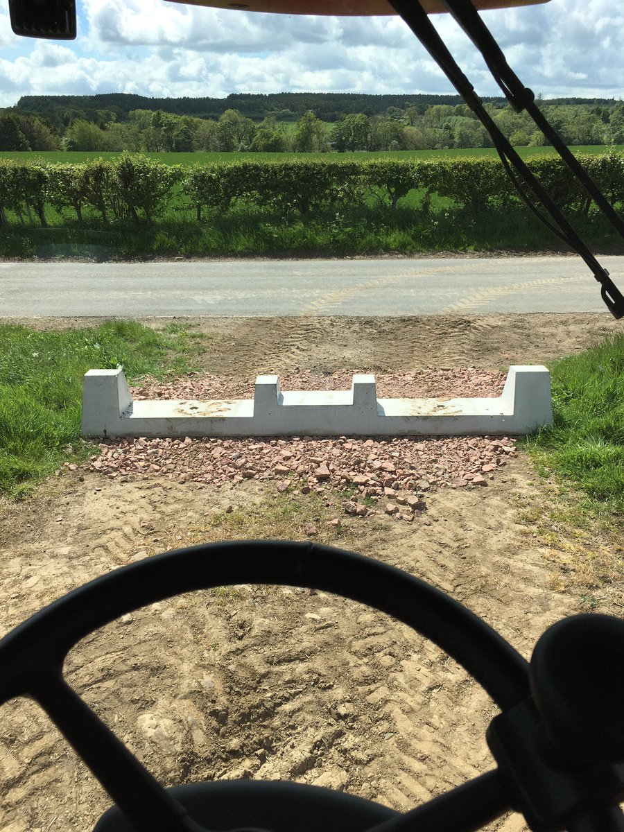 ocher_p's tweet photo. Poacher Blocks looking smart in the ☀️. Doing their job! https://t.co/QUGJc1WisF