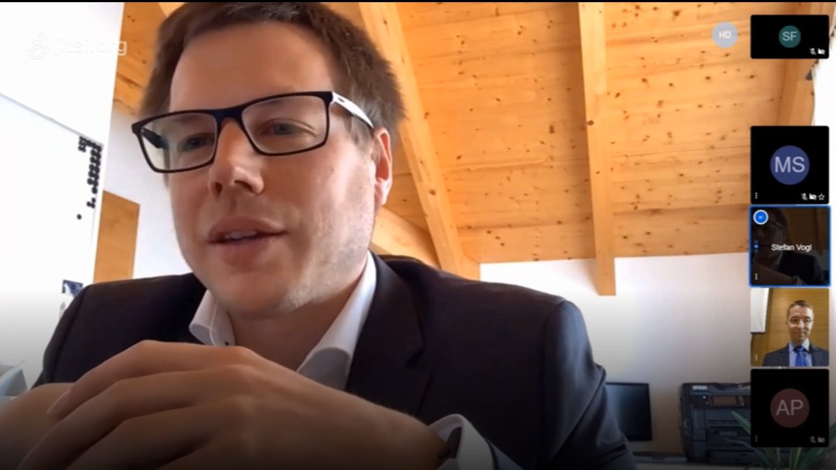 youniqx's tweet photo. Technology defines our everyday life 📱💻📡
But putting the focus on technology at the expense of #dataprivacy is not an option. Thats why we are proud to participate at #DIGIDOW, the newly opened #ChristianDoppler laboratory at @jkulinz. More infos 👉 https://t.co/15iOiRkhdv https://t.co/Wc3JbNYb12