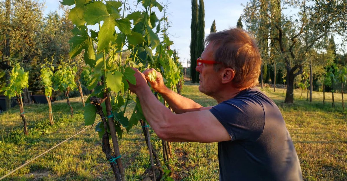 Love and passion, the only two important things @fabriziocamarri55 ❤️😊
.
.
.
#BorghettoMontalcino #montalcino #loveisborghetto #luxurylifestyle #travelfromhome #bbctravel #lovetheworld #suitcasetravel #travellingaroundtheworld #travelcapture #travelmood #travelstories #gotravel