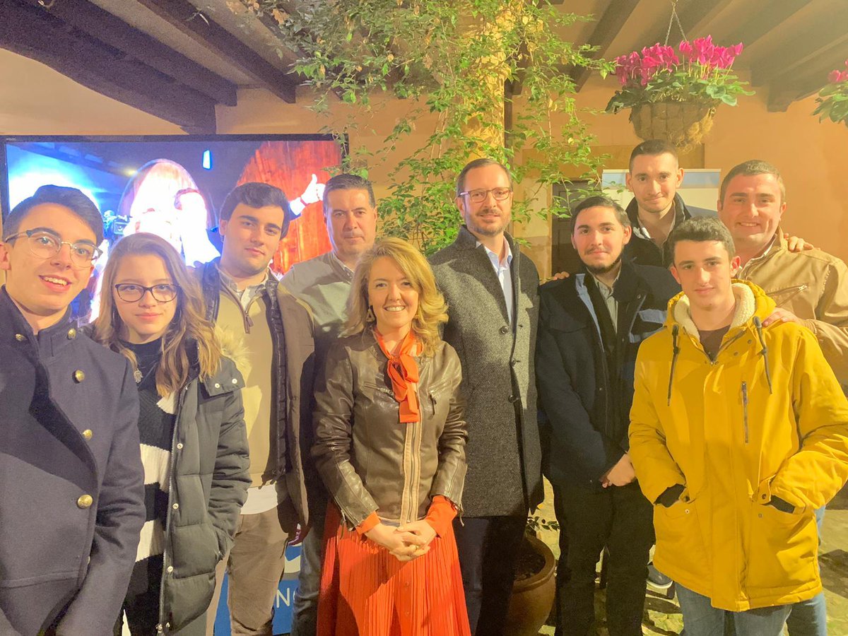 NNGGLlanera's tweet photo. 🔵 Hoy se cumple un año de las pasadas elecciones municipales y autonómicas.🔵

✅ El proyecto del @PPAsturias liderado por @TereMalladaPP desarrolla, impulsa y fomenta el mundo rural así como la ganadería y agricultura, tan importantes en nuestro concejo. #ActivemosAsturias https://t.co/5qyYwa8tuD