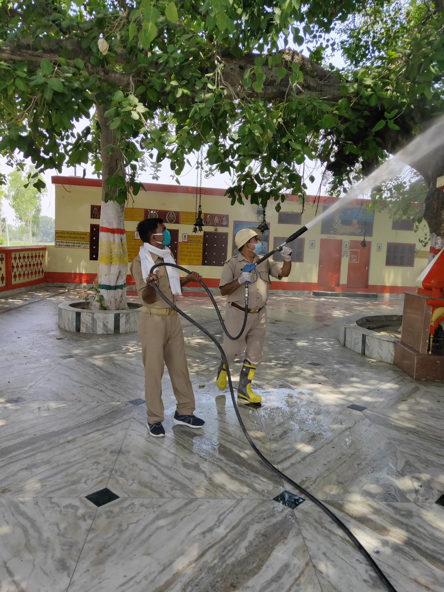 FssoAshishVerma's tweet photo. Sanatization at बौनाभारी सिधौली सीतापुर ||
@PranshuAvasthi
@upcopsachin
@fireserviceup
@uppolice
@sitapurpolice
#Team2486 https://t.co/y7Z2CjJgH2