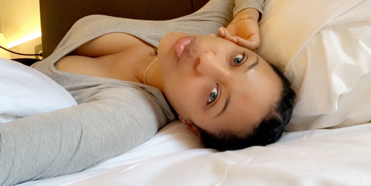 Nikkisamonas's tweet photo. No make up today https://t.co/67quwiCMEi