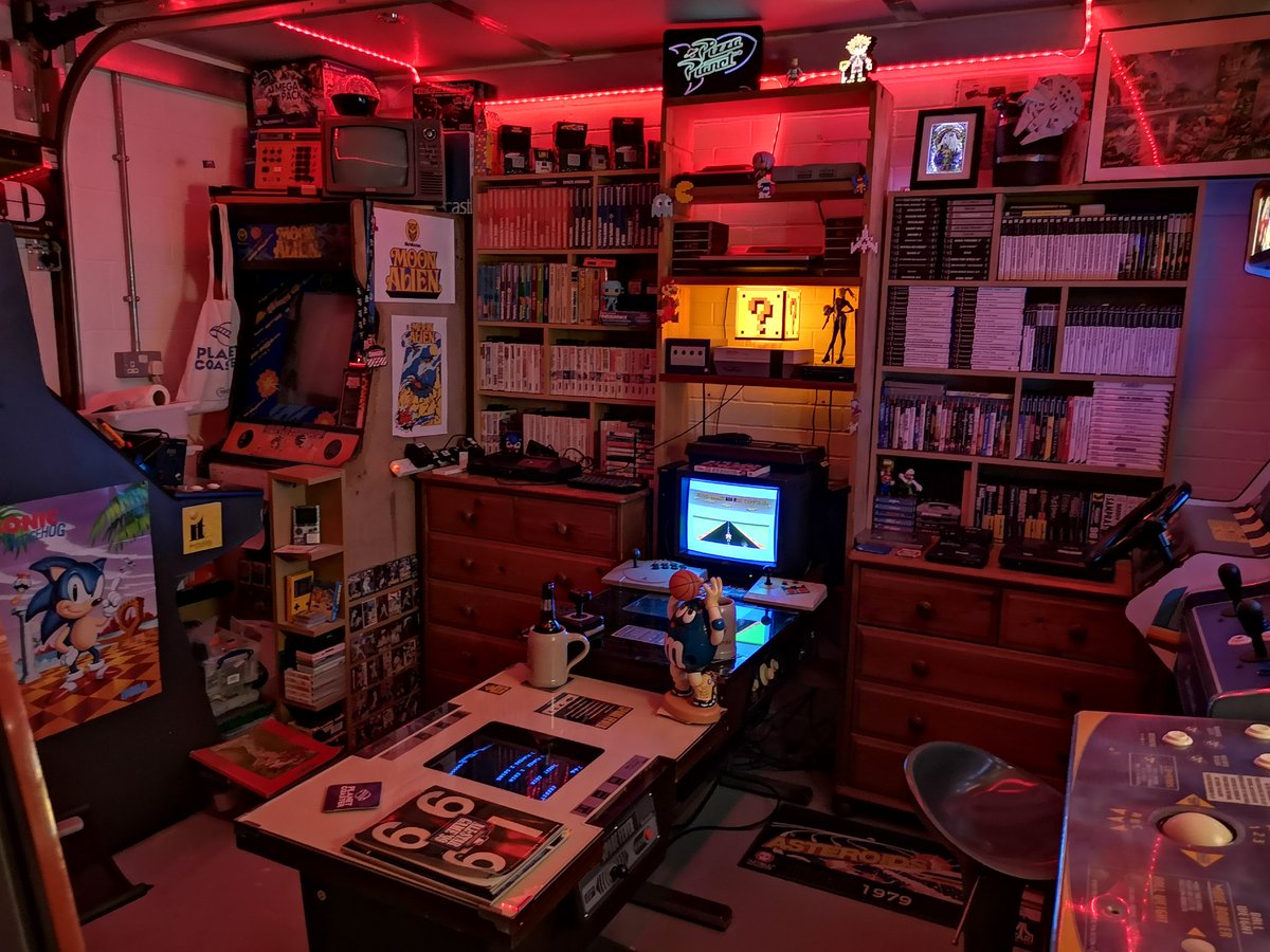 JonTurner82's tweet photo. Got a couple more games working so moved stuff around again. #RetroGaming #ArcadeRestoration #GameRoom https://t.co/F5Bp3aKoyt