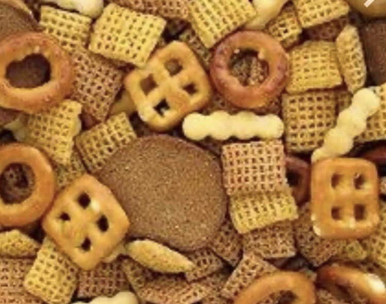 What is your favorite piece from the traditional <a href="/ChexCereal/">Chex Cereal</a> ? In a survey, people chose the rye cracker as their favorite. Let <a href="/RachaelWYCD/">Rachael Hunter</a> &amp; <a href="/Stevegrunwald/">Steve Grunwald</a> know your favorite and least favorite 🤔