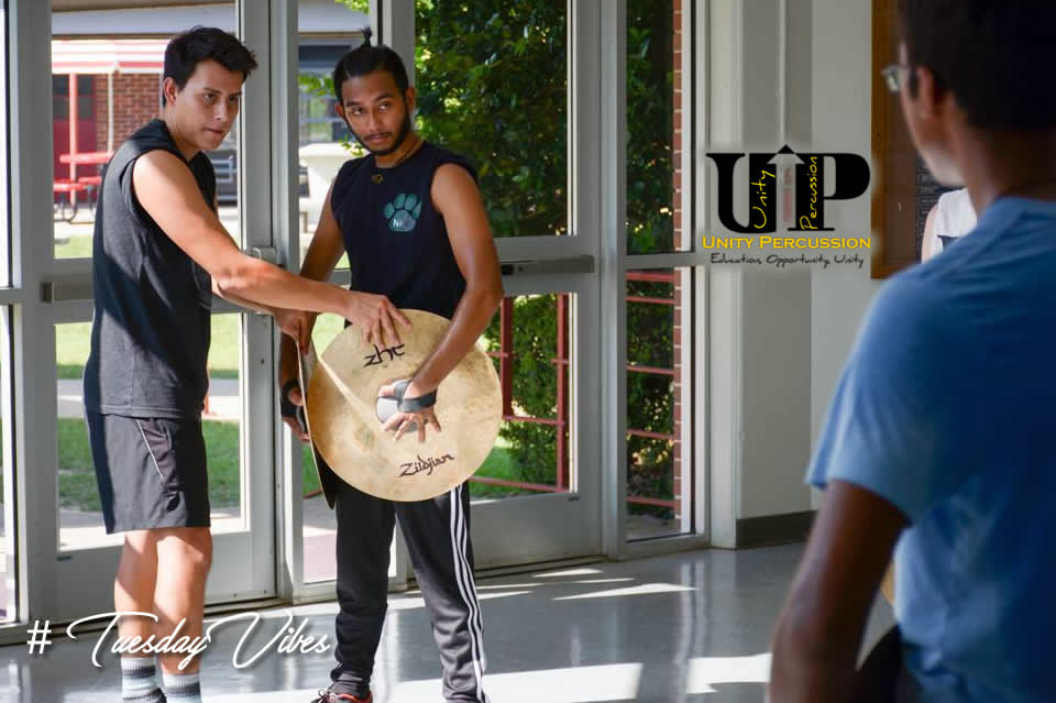 UnityPercussion's tweet photo. Tuesday Vibes thinking about our 2017 cymbal line with Max leading the way (2016-2017 member). He helped Unity Percussion with recruiting and getting us started! 😊 UPlates
#TuesdayVibes #UnityPercussion #unitypercussion #unity2k17 #RiseUP #WGI2017 #WGI #FFCC #FFCC2017 #UPlates https://t.co/qBcYFO1mSr