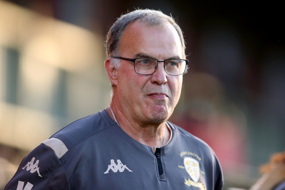 Here’s a thread of Marcelo Bielsa where he gradually gets happier.Enjoy. #LUFC