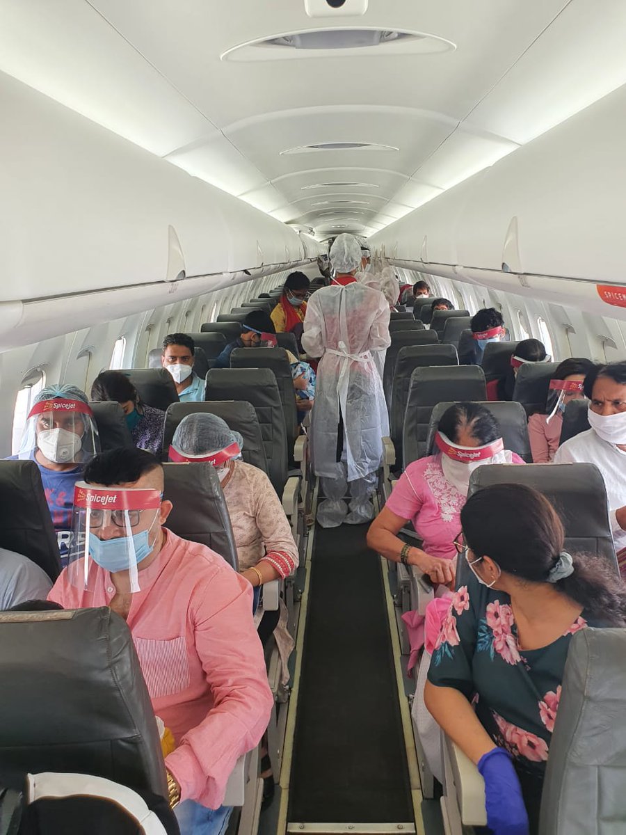 CNBCTV18News's tweet photo. Pictures from SpiceJet's domestic flight operations on May 26

@flyspicejet @awnusharma https://t.co/5eyh5UNhdv
