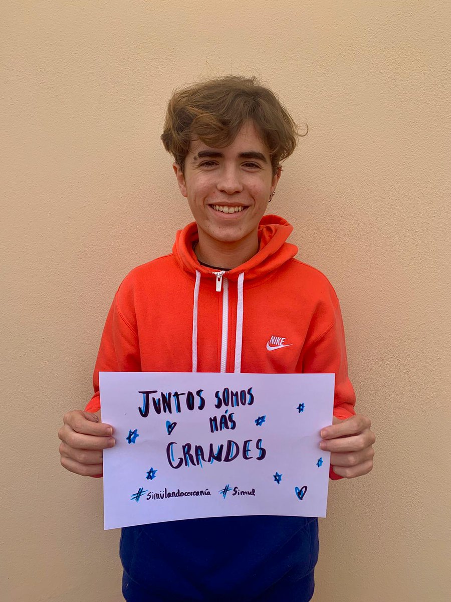CienciaULL's tweet photo. 👦👧Lxs jóvenes Marco y Lucía perteneciente al grupo del IES San Nicolás del #ProgramaSIMUL de @ULL y @CabildoTenerife nos muestran sus mensajes de apoyo para #frenarlacurva 🌈
#simulandocercanía #intergeneracional #juventudymayores #valientesintergeneracionales https://t.co/lleQklzuXO