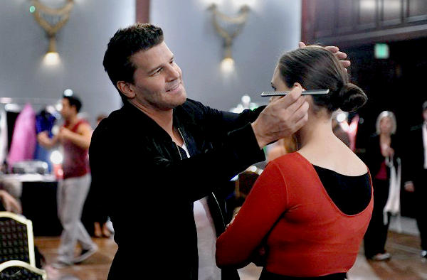 A On Twitter The Way That Emily Deschanel David Boreanaz Created One Of The Greatest Fictional Relationships While Actually Maintaining A Healthy Friendship To This Day Cultural Reset Https T Co Sikd7kctzr