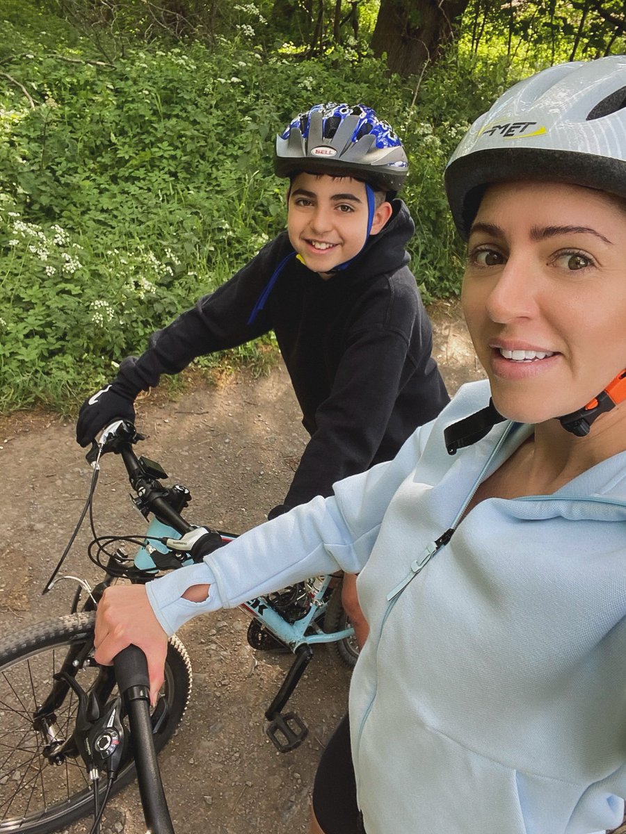 Early bike ride with lil’ Swany 🚲 #helmetheads #dailyexercise