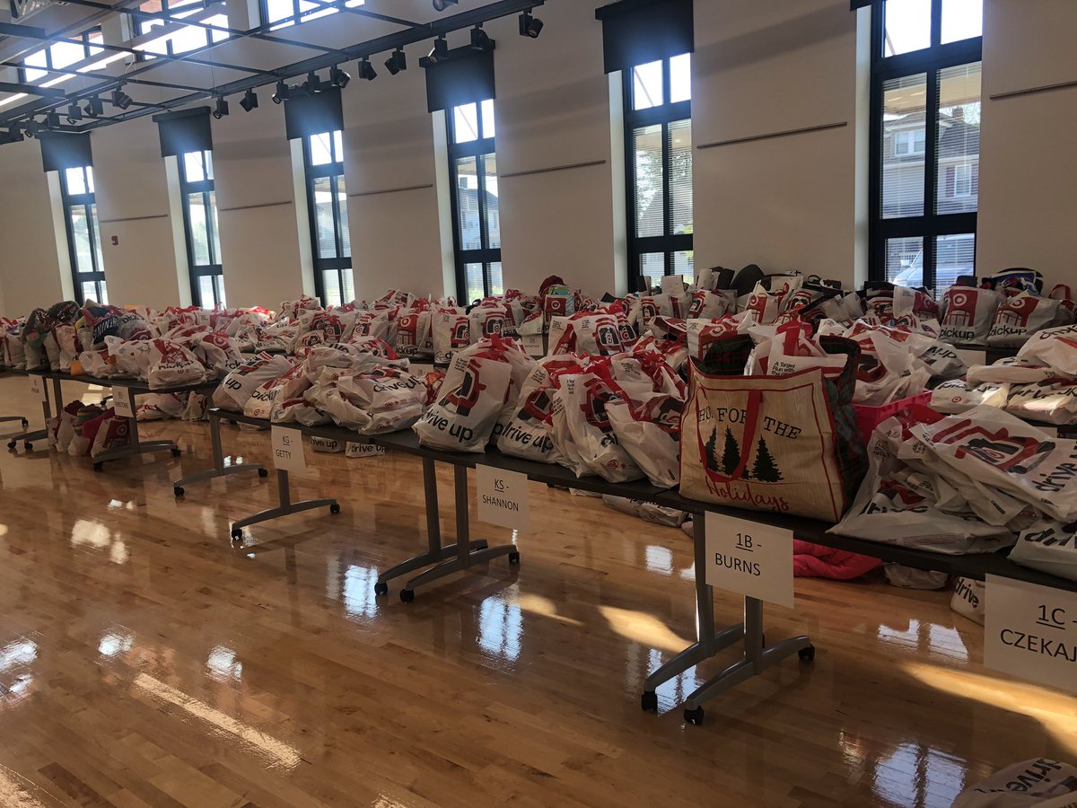 LES is ready for the students to pick up and drop off materials. It will be a fun week. #LES