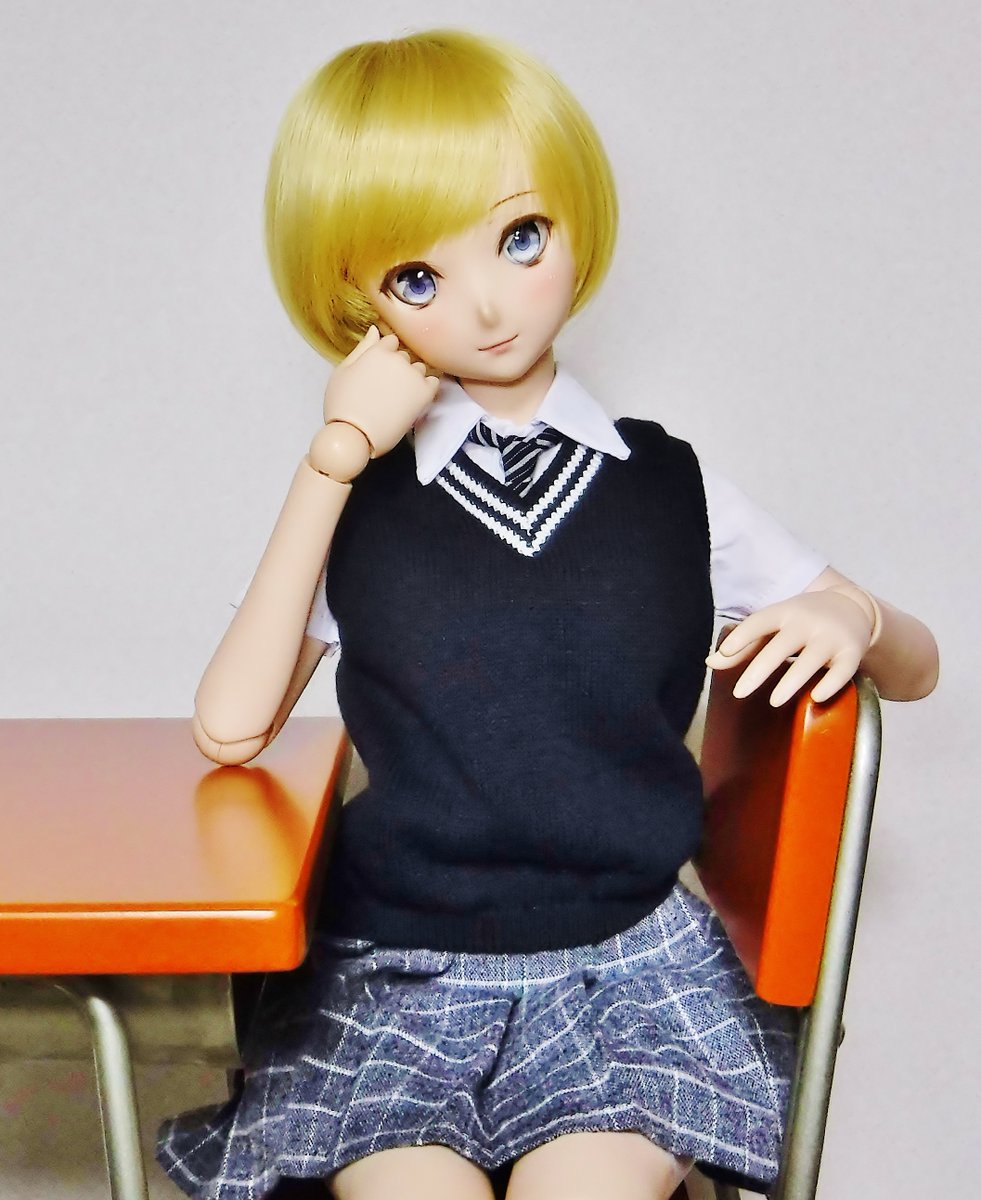 嫁がドール沼に ひじを突く カリンさん 今夜のドール撮影1分一本勝負 お題 ひじをつく 過去 フライング 深夜のドール撮影60分一本勝負 うちのこに癒され24時間 うちのこかわいい うちの子かわいい ドールオーナーさんと繋がりたい T