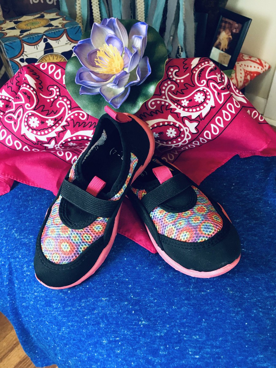 ShannonsCreati1's tweet photo. Summer is coming ! Visit my Poshmark for very cheap awesome items ! @Poshmarkapp #Swimwear #swimming #shoppingstar #shopping #Sales #Salesforce #discount #Poshmark #kidsathome https://t.co/l8UfRCdf0N