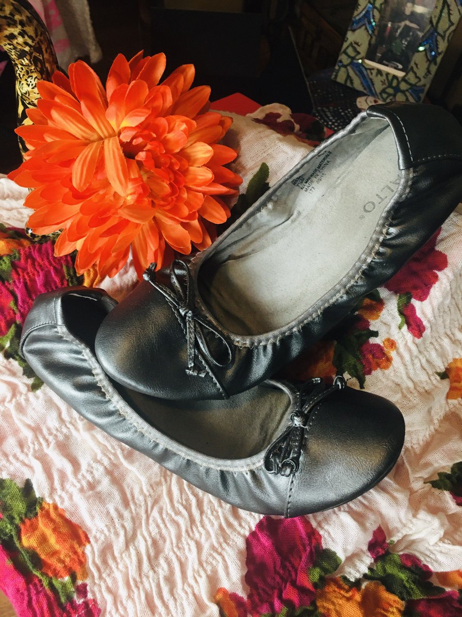 ShannonsCreati1's tweet photo. More Poshmark Deals ! @Poshmarkapp #shoe #ShoesSale #Sales #Poshmark #posh #forsale #discount #affordable #cheap https://t.co/STDmc2keds