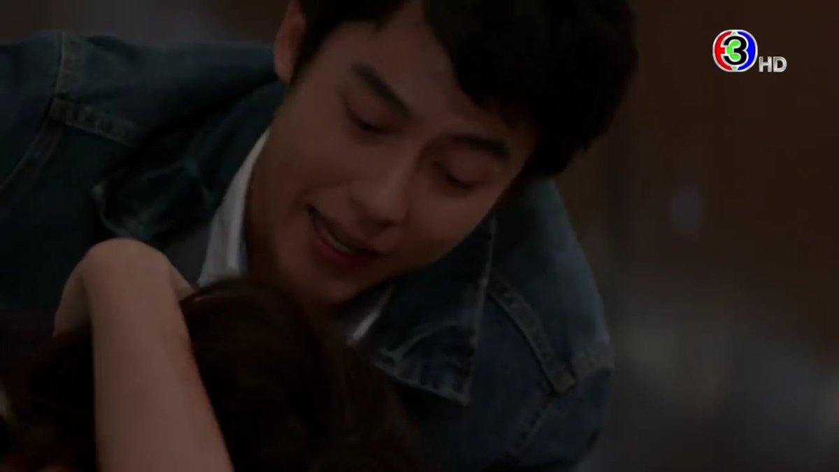 zoli_xoxo's tweet photo. #อกเกือบหักEP11  การบ้าน��ี่เราต้องช่วยกันทำอะเนอะ555555555​ ตลกอีพี่ต้องเกลี่ยกล่อมน้อง​ น้องไม่คึกเหมือนตอนนั้น
โง่หนิ​ ทำคนเดียวก็ไม่เป็น https://t.co/1rNRLeDuqq