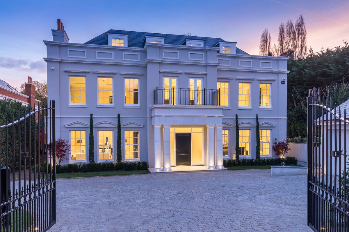 CapitalHomesInt's tweet photo. SOLD: Guide Price £8,999,950 We’re pleased to announce that Jonny &amp; Carlo have recently completed on the sale of this 7 Bedroom 12,000sqft freehold home located within a 32-acre, secure, private gated estate which is set in leafy surroundings and within easy reach of London. https://t.co/lgkuxNhi1J