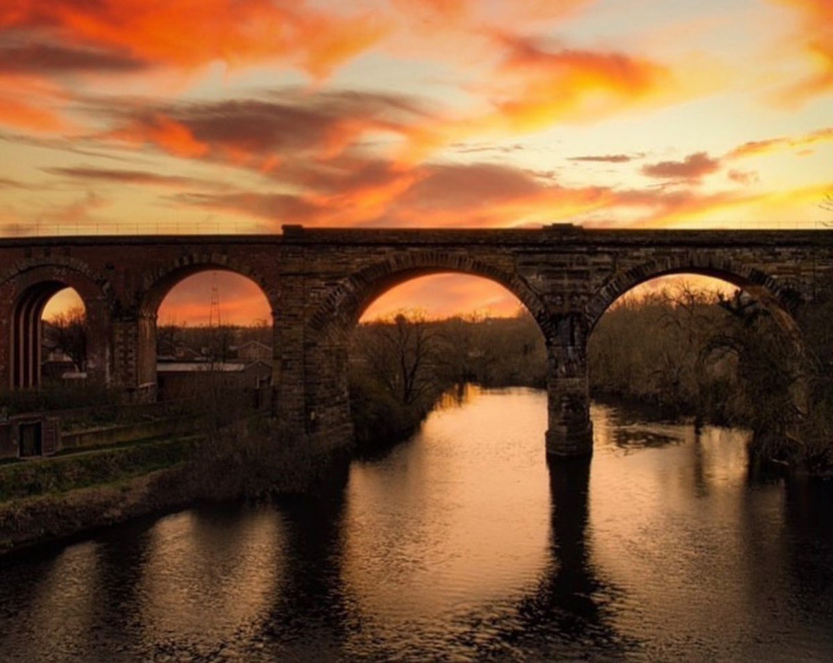 One of the most beautiful sights in the area, sunset at Yarm Viaduct.😍

📸: shodgson1989