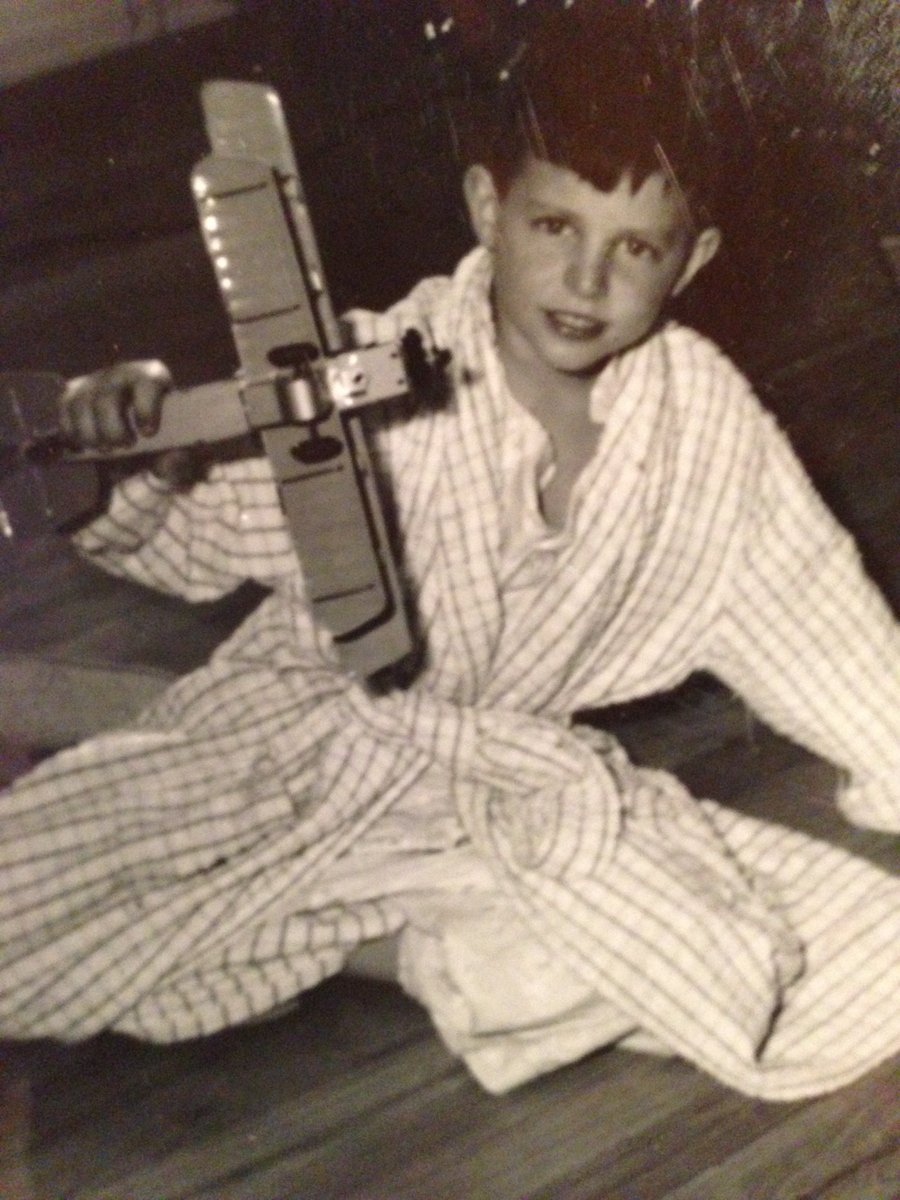 burr_marshall's tweet photo. Shared from Photos app
1 photo Christmas 1960 https://t.co/GGjmBkoomU